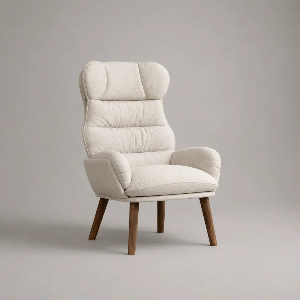 Fauteuil à dossier haut en tissu bouclé ivoire avec accoudoirs et pieds en bois, 72 × 78 × 101 cm