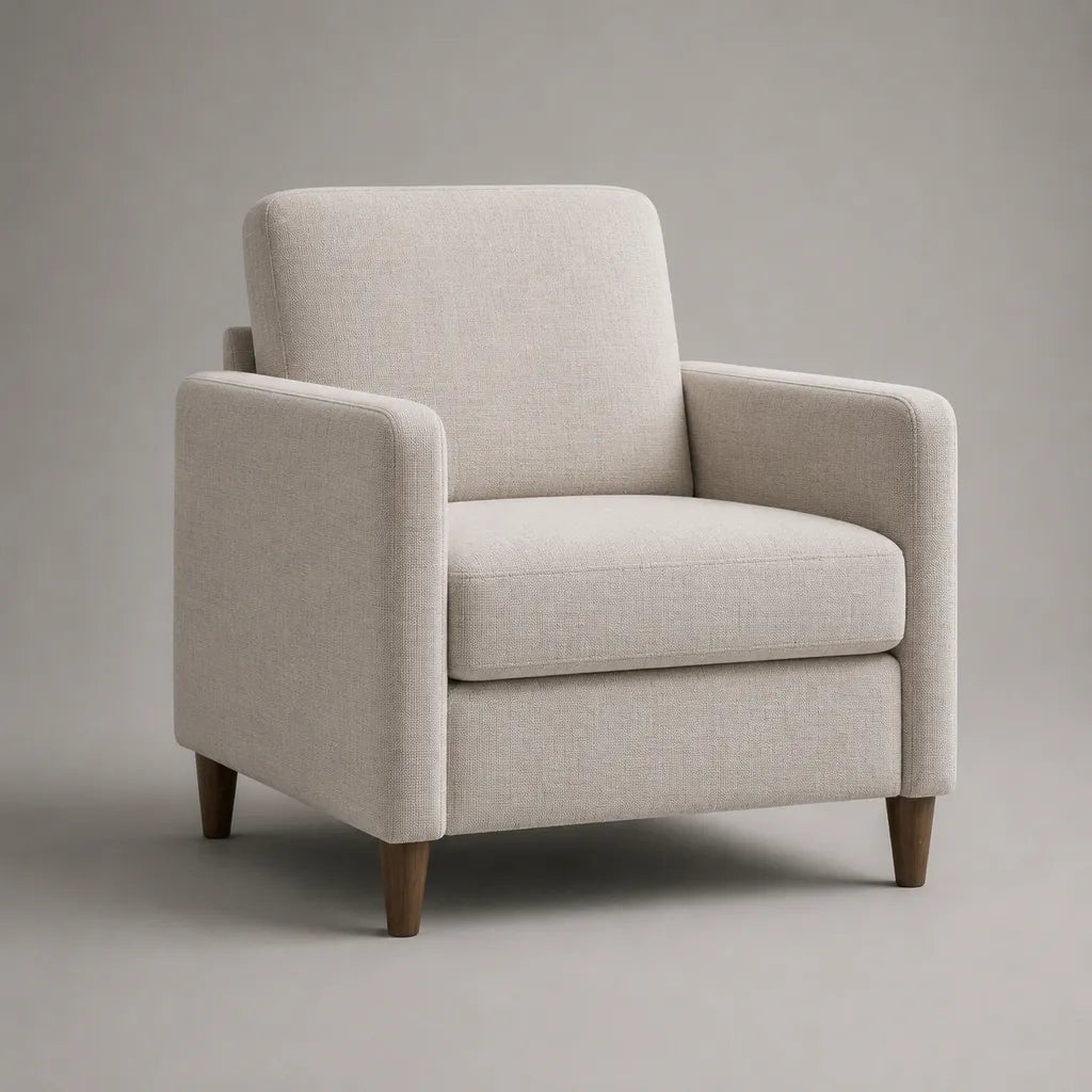 Fauteuil rembourré en tissu beige avec accoudoirs droits et pieds en bois, 80 × 82 × 86 cm