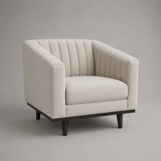 Fauteuil rembourré en tissu beige clair avec dossier arrondi et pieds en bois, 84 × 81 × 82 cm